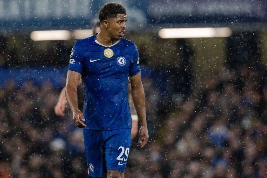 蓝军玻璃人复出即献顶级表现：6次成功争顶+ 3次成功过人！